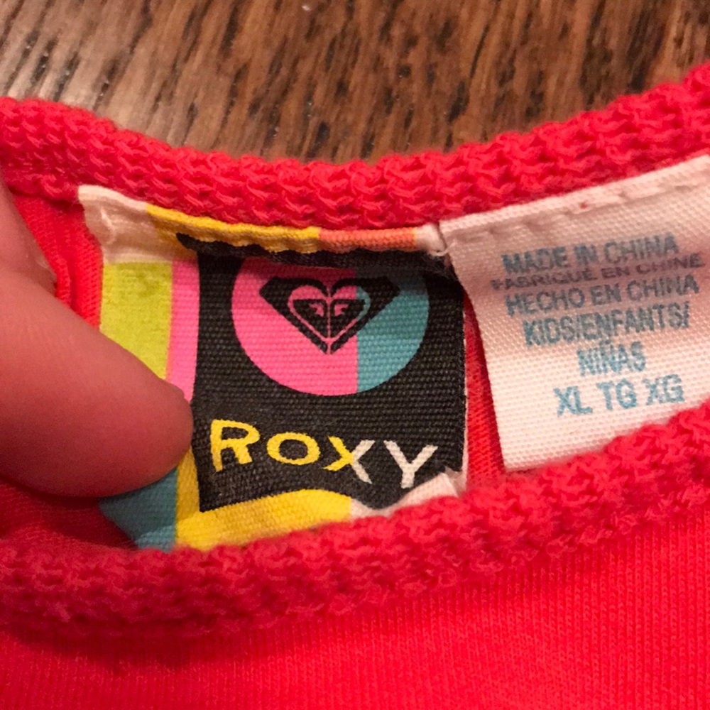 Tops - Picture 3 of 5